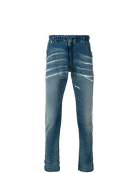 dunkelblaue Jeans mit Destroyed-Effekten von Diesel