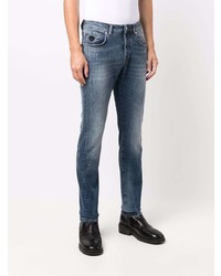 dunkelblaue Jeans mit Destroyed-Effekten von John Richmond