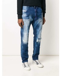 dunkelblaue Jeans mit Destroyed-Effekten von Diesel