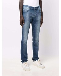 dunkelblaue Jeans mit Destroyed-Effekten von 7 For All Mankind