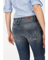 dunkelblaue Jeans mit Destroyed-Effekten von LTB