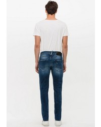 dunkelblaue Jeans mit Destroyed-Effekten von LTB