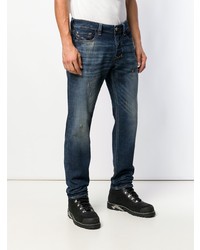 dunkelblaue Jeans mit Destroyed-Effekten von Diesel