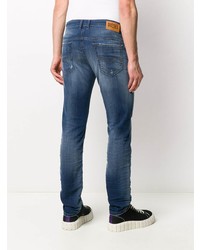 dunkelblaue Jeans mit Destroyed-Effekten von Diesel