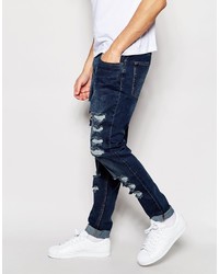 dunkelblaue Jeans mit Destroyed-Effekten von WÅVEN