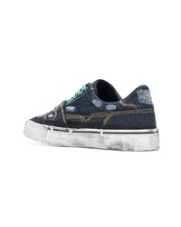 dunkelblaue Jeans niedrige Sneakers von Diesel