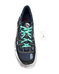 dunkelblaue Jeans niedrige Sneakers von Diesel