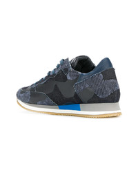 dunkelblaue Jeans niedrige Sneakers von Philippe Model