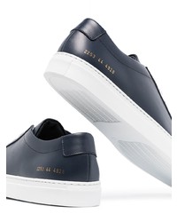 dunkelblaue Leder niedrige Sneakers von Common Projects