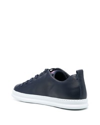 dunkelblaue Leder niedrige Sneakers von Camper