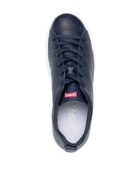 dunkelblaue Leder niedrige Sneakers von Camper