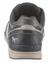 dunkelblaue Leder niedrige Sneakers von Mustang Shoes