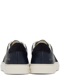 dunkelblaue Leder niedrige Sneakers von Common Projects