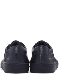 dunkelblaue Leder niedrige Sneakers von Common Projects