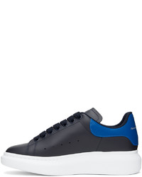 dunkelblaue Leder niedrige Sneakers von Alexander McQueen