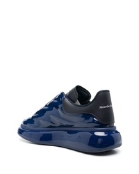 dunkelblaue Leder niedrige Sneakers von Alexander McQueen