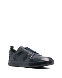 dunkelblaue Leder niedrige Sneakers von Officine Creative