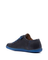 dunkelblaue Leder niedrige Sneakers von Camper