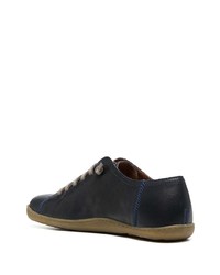 dunkelblaue Leder niedrige Sneakers von Camper