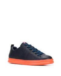 dunkelblaue Leder niedrige Sneakers von Camper