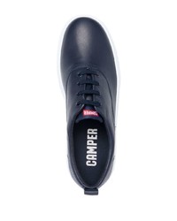 dunkelblaue Leder niedrige Sneakers von Camper