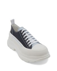 dunkelblaue Leder niedrige Sneakers von Alexander McQueen