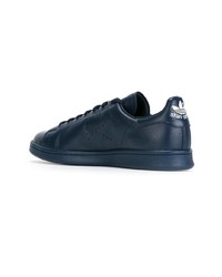 dunkelblaue Leder niedrige Sneakers von adidas