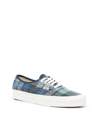 dunkelblaue niedrige Sneakers mit Schottenmuster von Vans