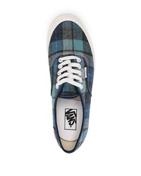 dunkelblaue niedrige Sneakers mit Schottenmuster von Vans