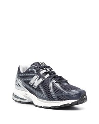 dunkelblaue niedrige Sneakers von New Balance