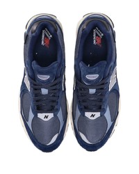 dunkelblaue niedrige Sneakers von New Balance