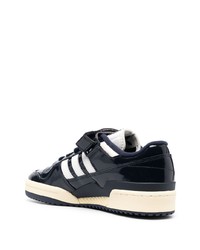 dunkelblaue niedrige Sneakers von adidas