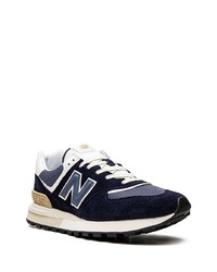 dunkelblaue niedrige Sneakers von New Balance