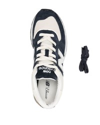 dunkelblaue niedrige Sneakers von New Balance