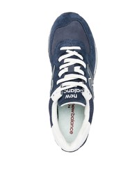 dunkelblaue niedrige Sneakers von New Balance