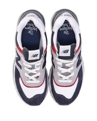 dunkelblaue niedrige Sneakers von New Balance