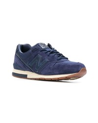 dunkelblaue niedrige Sneakers von New Balance