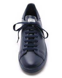 dunkelblaue niedrige Sneakers von Raf Simons