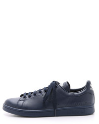 dunkelblaue niedrige Sneakers von Raf Simons