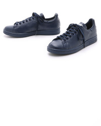 dunkelblaue niedrige Sneakers von Raf Simons