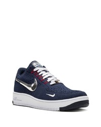 dunkelblaue niedrige Sneakers von Nike