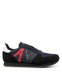 dunkelblaue niedrige Sneakers von Armani Exchange