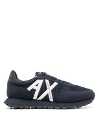 dunkelblaue niedrige Sneakers von Armani Exchange