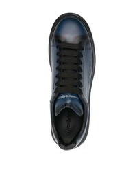 dunkelblaue niedrige Sneakers von Alexander McQueen