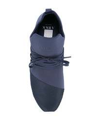 dunkelblaue niedrige Sneakers von Arkk