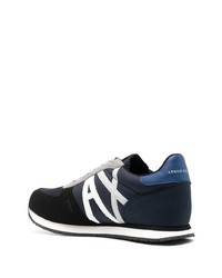 dunkelblaue niedrige Sneakers von Armani Exchange