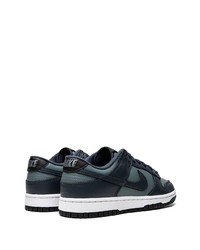 dunkelblaue niedrige Sneakers von Nike