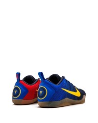 dunkelblaue niedrige Sneakers von Nike