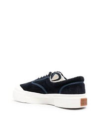 dunkelblaue niedrige Sneakers von Good News