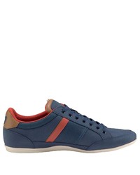 dunkelblaue niedrige Sneakers von Lacoste